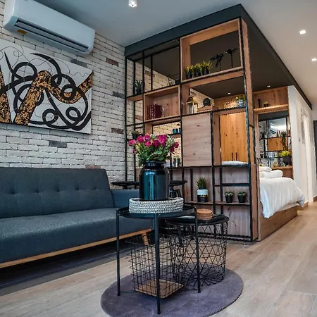 Cosea Living: Seaside Elegant In Harbour 112 דירה